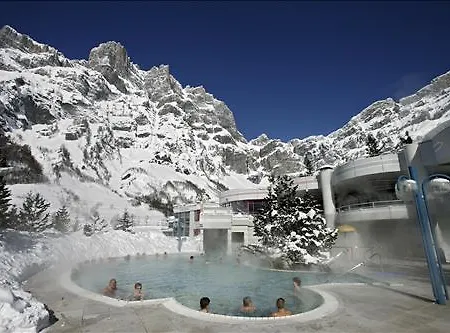 Walliserhof-leukerbad-therme ロイカーバード