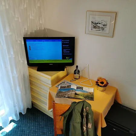 Walliserhof-leukerbad-therme ホテル 3*